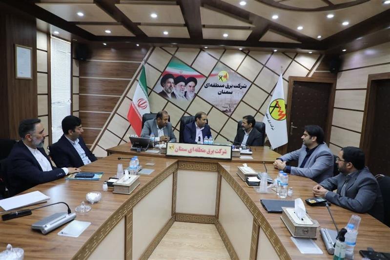 نشست مدیركل روابط عمومی وزارت نیرو با مدیران عامل و روابط عمومی های صنعت آب و برق استان سمنان