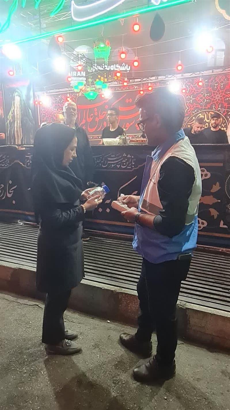 تشدید كلرسنجی و نمونه برداری آب آشامیدنی در موكب های عزاداری و شبكه آب آشامیدنی سطح شهر