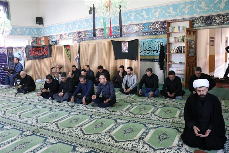 مراسم عزاداری و سوگواری هشتمین روز ماه محرم در نماز خانه ستاد شركت آب و فاضلاب استان سمنان برگزار شد